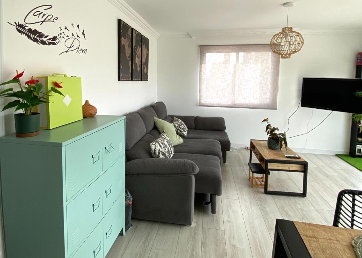 Cozy Apartment Benidorm Poniente 5 Min From The Beach Luaran gambar