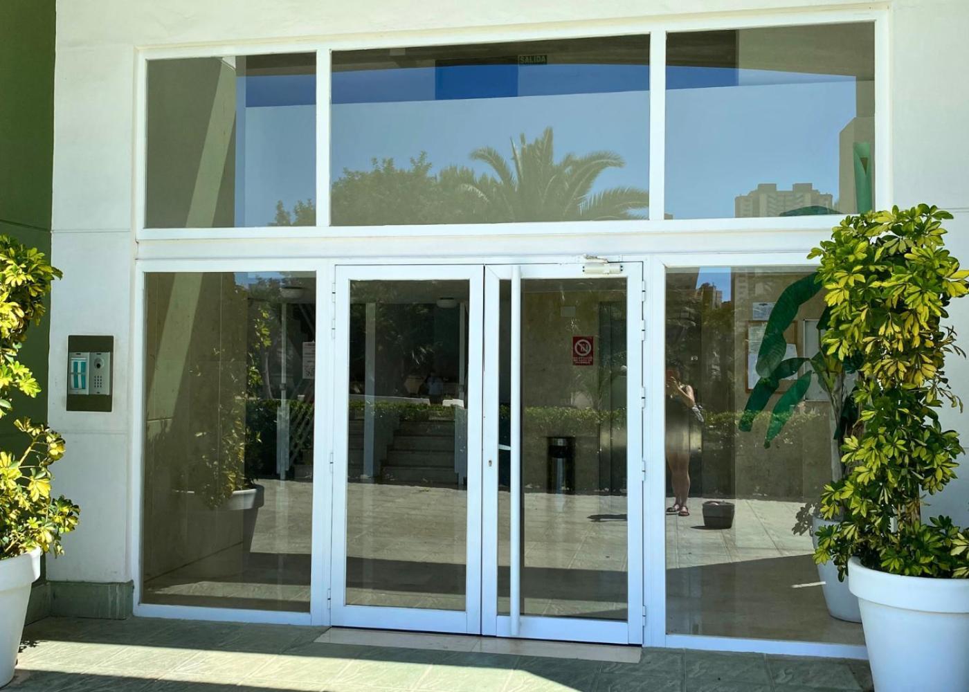 Cozy Apartment Benidorm Poniente 5 Min From The Beach Luaran gambar